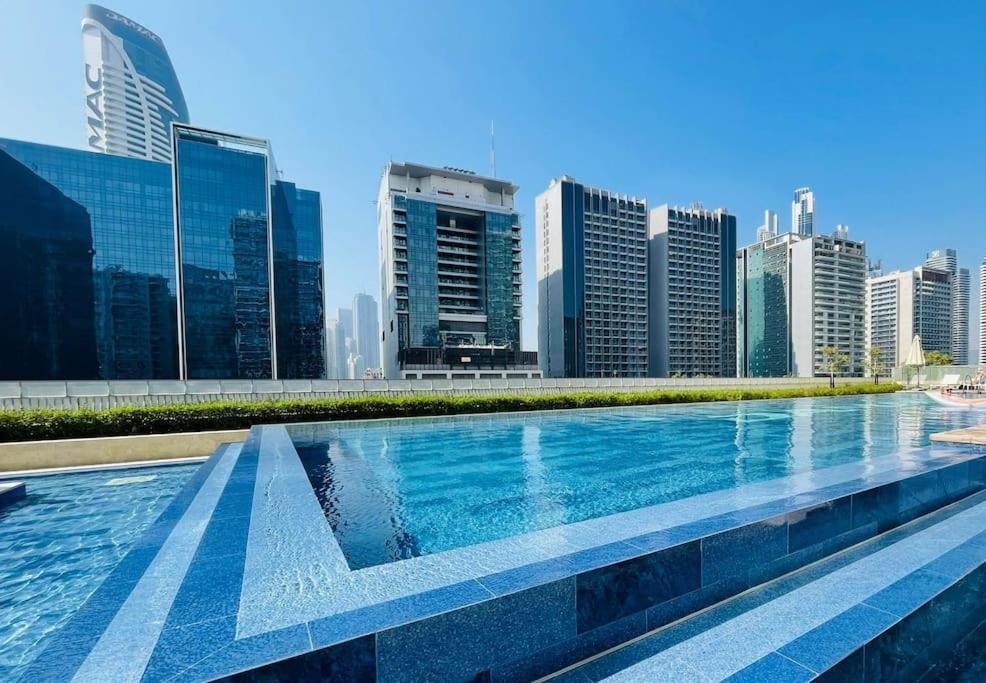 Vera Residences By Damac I 1Br Luxury Aparthotel Dubai Bagian luar foto